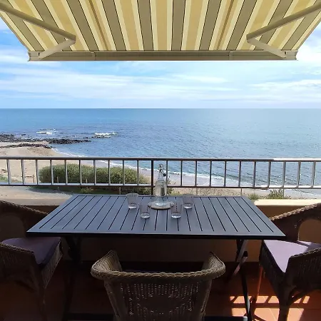 Familial Face A La Mer Апартаменти *